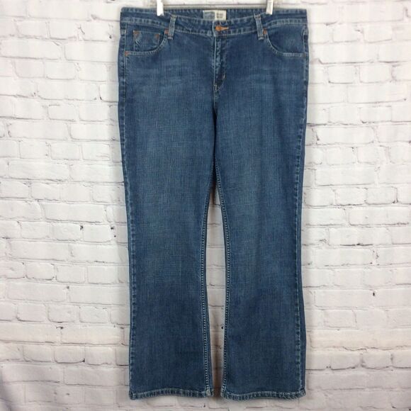 Levi's Signature Women’s Size 18M Low Rise Bootcut Denim Blue Jeans Medium Wash - Picture 8 of 10